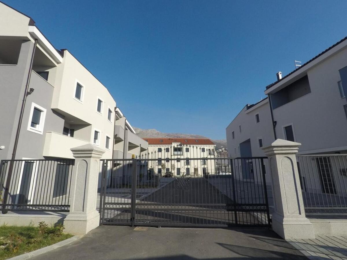 Apartment Laura โปดสตรานา ภายนอก รูปภาพ
